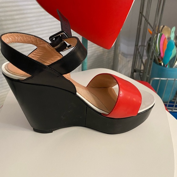 Robert Clergerie France Size 7 wedges with flare - Picture 3 of 7